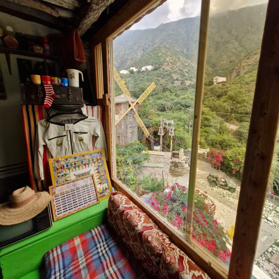 Rijal Almaa: A taste test of Asiri honey with a guide